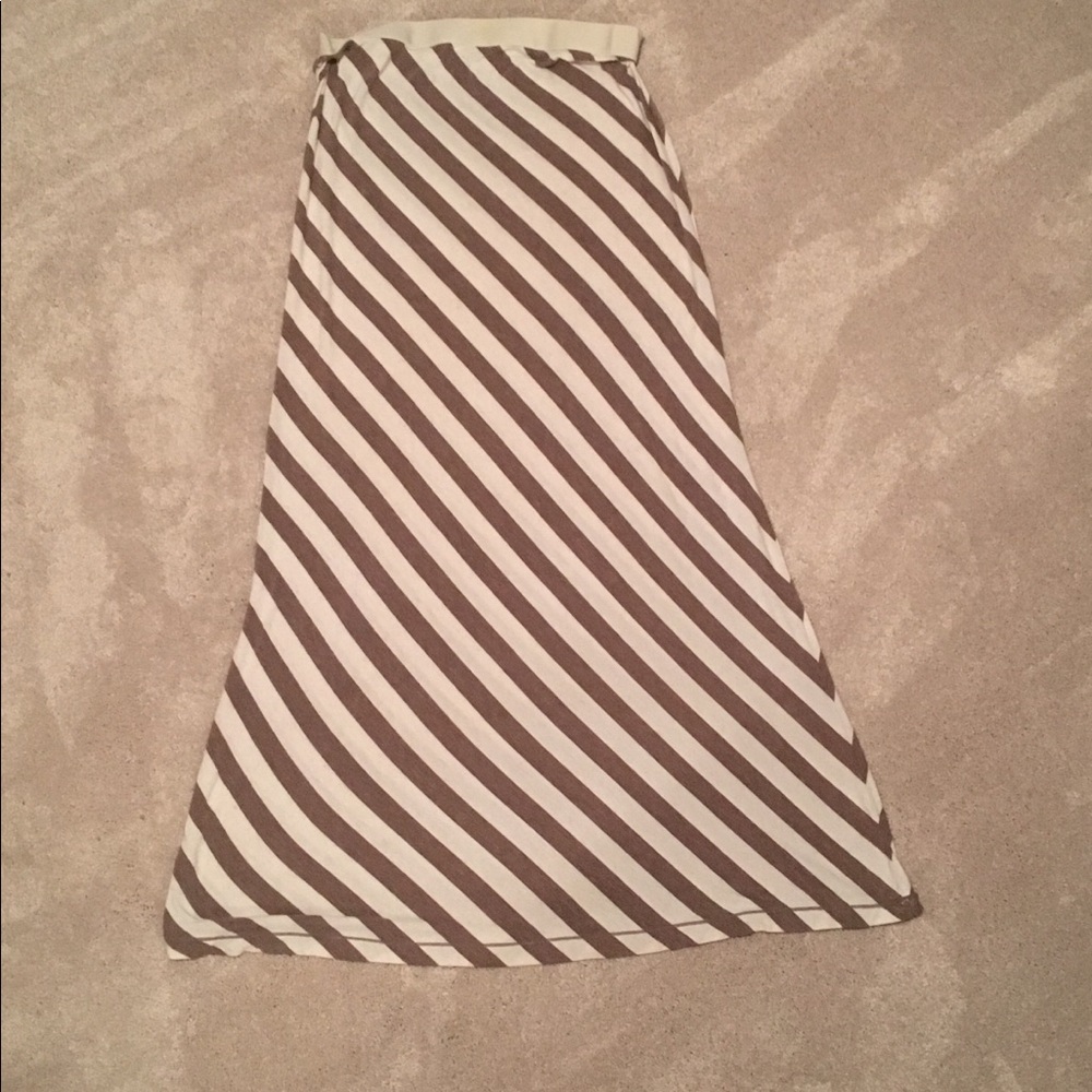 Max Studio Maxi Skirt women’s size L.